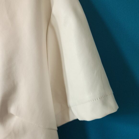 $129 Lucy Paris Women White Faux Leather Short-Sleeve Blouse Top T-Shirt Size XS - Picture 7 of 16